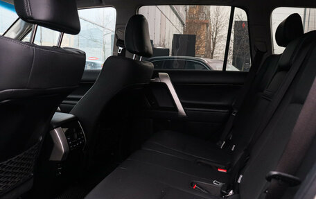 Toyota Land Cruiser Prado 150 рестайлинг 2, 2022 год, 7 990 000 рублей, 9 фотография