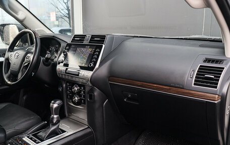 Toyota Land Cruiser Prado 150 рестайлинг 2, 2022 год, 7 990 000 рублей, 7 фотография