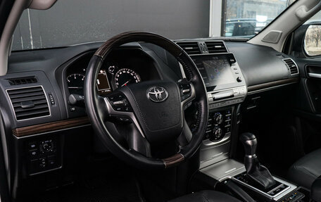 Toyota Land Cruiser Prado 150 рестайлинг 2, 2022 год, 7 990 000 рублей, 14 фотография