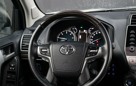 Toyota Land Cruiser Prado 150 рестайлинг 2, 2022 год, 7 990 000 рублей, 13 фотография