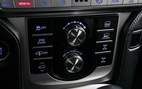 Toyota Land Cruiser Prado 150 рестайлинг 2, 2022 год, 7 990 000 рублей, 24 фотография