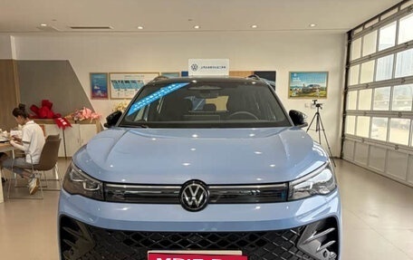 Volkswagen Tiguan, 2025 год, 4 390 000 рублей, 2 фотография