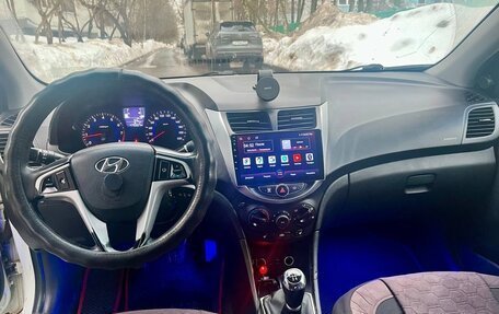 Hyundai Solaris II рестайлинг, 2015 год, 649 000 рублей, 6 фотография