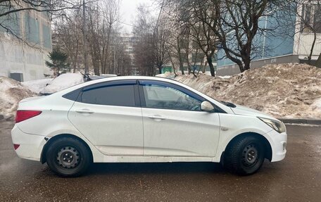 Hyundai Solaris II рестайлинг, 2015 год, 649 000 рублей, 3 фотография