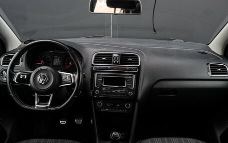 Volkswagen Polo VI (EU Market), 2016 год, 1 040 000 рублей, 9 фотография