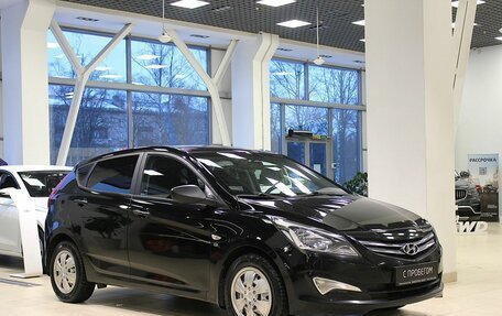 Hyundai Solaris II рестайлинг, 2015 год, 845 000 рублей, 3 фотография