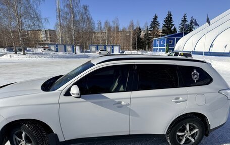 Mitsubishi Outlander III рестайлинг 3, 2012 год, 1 450 000 рублей, 4 фотография