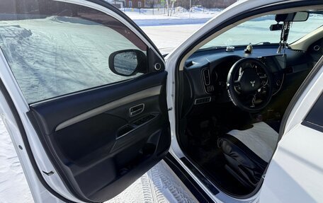 Mitsubishi Outlander III рестайлинг 3, 2012 год, 1 450 000 рублей, 7 фотография