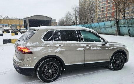 Volkswagen Tiguan II, 2021 год, 2 890 000 рублей, 3 фотография