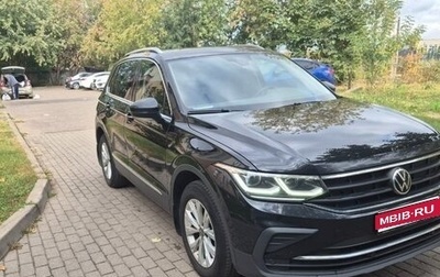 Volkswagen Tiguan II, 2021 год, 2 890 000 рублей, 1 фотография
