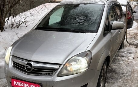 Opel Zafira C рестайлинг, 2012 год, 780 000 рублей, 1 фотография