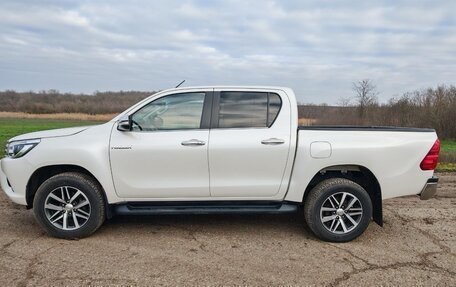 Toyota Hilux VIII, 2016 год, 3 700 000 рублей, 1 фотография