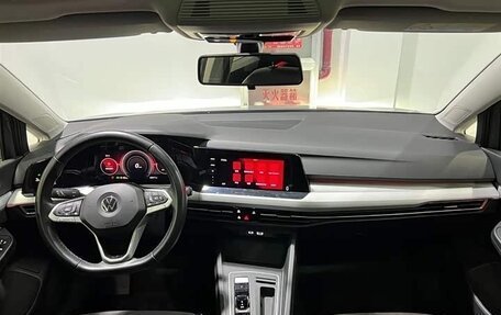 Volkswagen Golf VIII, 2022 год, 1 790 000 рублей, 9 фотография