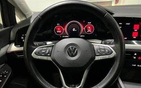 Volkswagen Golf VIII, 2022 год, 1 790 000 рублей, 10 фотография