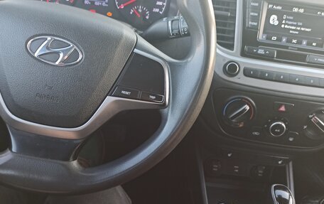 Hyundai Solaris II рестайлинг, 2021 год, 850 000 рублей, 6 фотография