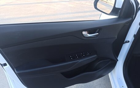 Hyundai Solaris II рестайлинг, 2021 год, 850 000 рублей, 5 фотография