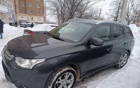 Mitsubishi Outlander III рестайлинг 3, 2014 год, 1 460 000 рублей, 2 фотография