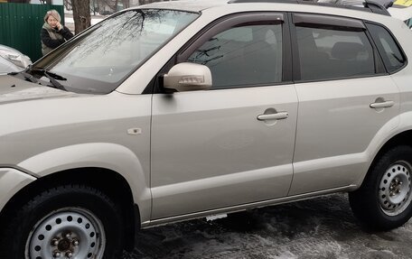 Hyundai Tucson III, 2008 год, 700 000 рублей, 2 фотография