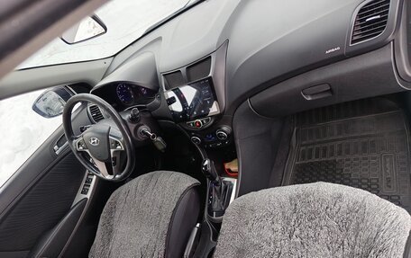 Hyundai Solaris II рестайлинг, 2015 год, 750 000 рублей, 17 фотография