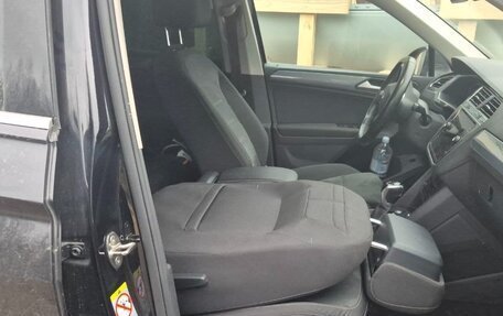 Volkswagen Tiguan II, 2021 год, 2 890 000 рублей, 13 фотография