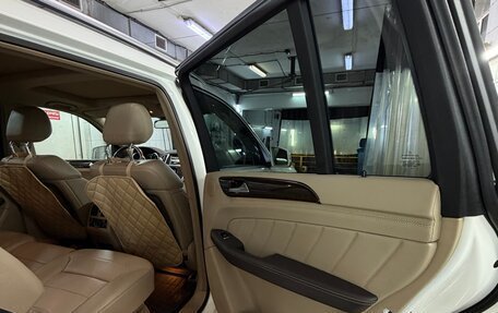 Mercedes-Benz GL-Класс, 2015 год, 3 200 000 рублей, 10 фотография