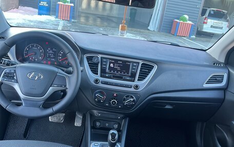 Hyundai Solaris II рестайлинг, 2021 год, 11 фотография