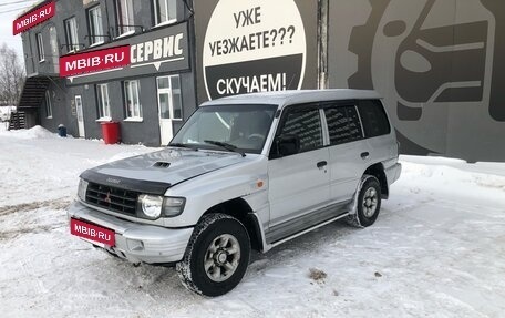 Mitsubishi Pajero III рестайлинг, 2002 год, 690 000 рублей, 2 фотография