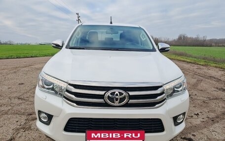Toyota Hilux VIII, 2016 год, 3 700 000 рублей, 2 фотография