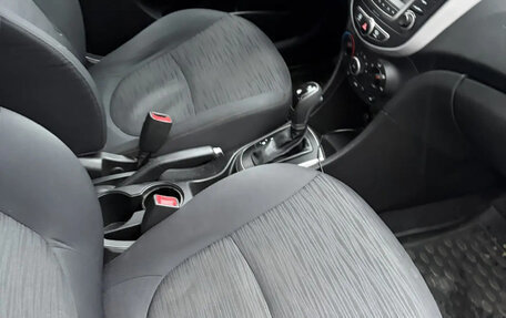 Hyundai Solaris II рестайлинг, 2015 год, 900 000 рублей, 6 фотография