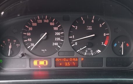 BMW 5 серия, 1999 год, 1 300 000 рублей, 15 фотография