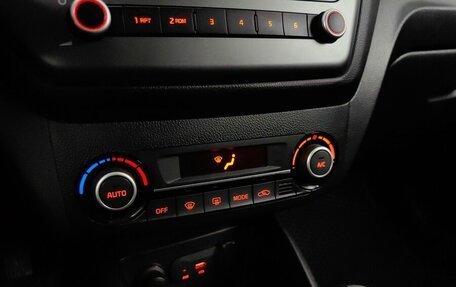 KIA Rio III рестайлинг, 2016 год, 998 000 рублей, 15 фотография