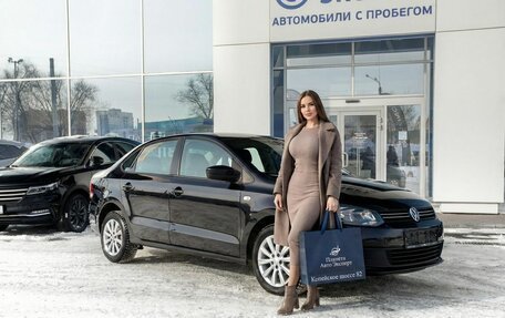 Volkswagen Polo VI (EU Market), 2012 год, 680 000 рублей, 2 фотография