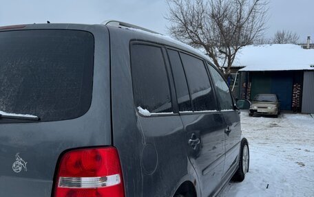 Volkswagen Touran III, 2005 год, 150 000 рублей, 7 фотография