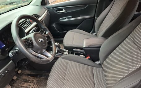 KIA Rio IV, 2017 год, 988 000 рублей, 11 фотография