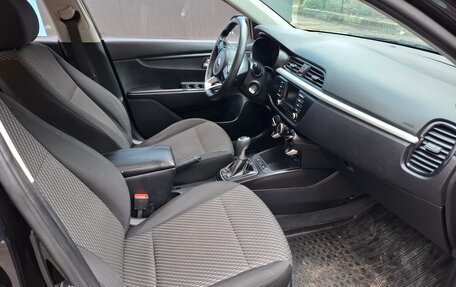 KIA Rio IV, 2017 год, 988 000 рублей, 12 фотография