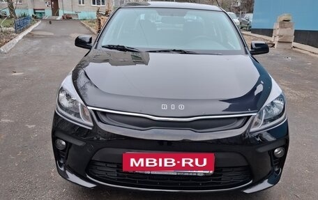 KIA Rio IV, 2017 год, 988 000 рублей, 4 фотография