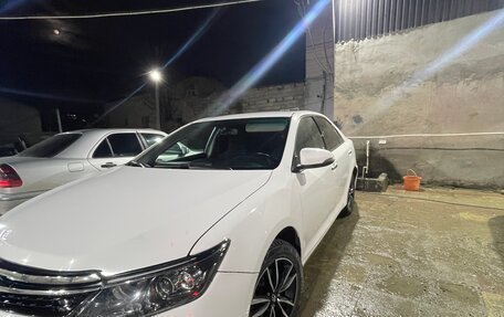 Toyota Camry, 2015 год, 1 680 000 рублей, 2 фотография