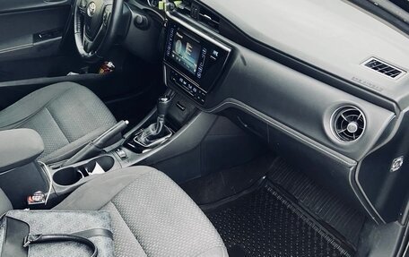 Toyota Corolla, 2018 год, 1 799 000 рублей, 3 фотография