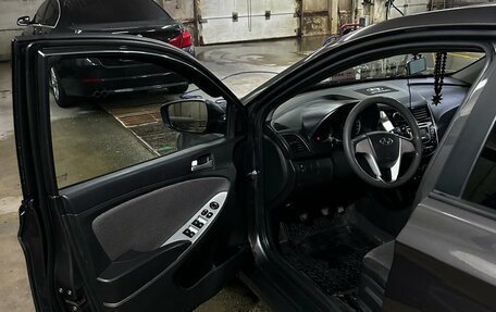 Hyundai Solaris II рестайлинг, 2013 год, 749 000 рублей, 10 фотография