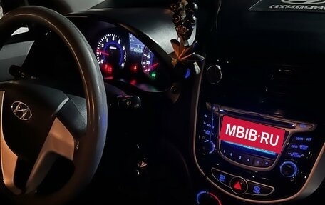 Hyundai Solaris II рестайлинг, 2013 год, 749 000 рублей, 11 фотография