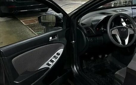 Hyundai Solaris II рестайлинг, 2013 год, 749 000 рублей, 19 фотография