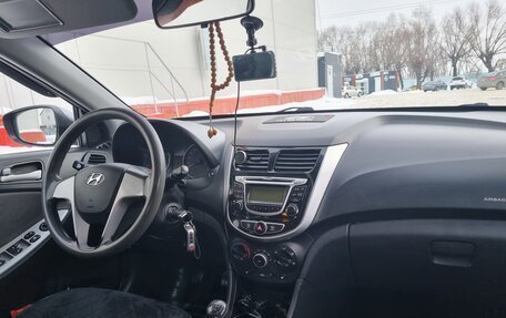 Hyundai Solaris II рестайлинг, 2013 год, 749 000 рублей, 36 фотография