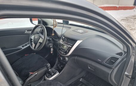 Hyundai Solaris II рестайлинг, 2013 год, 749 000 рублей, 37 фотография