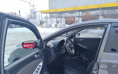 Hyundai Solaris II рестайлинг, 2013 год, 749 000 рублей, 33 фотография