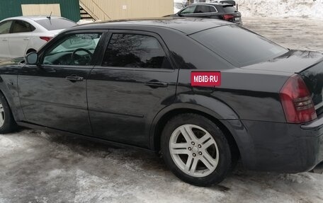 Chrysler 300C II, 2006 год, 1 200 000 рублей, 10 фотография