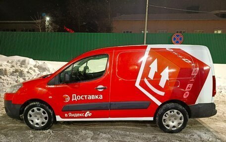 Peugeot Partner II рестайлинг 2, 2011 год, 685 000 рублей, 3 фотография