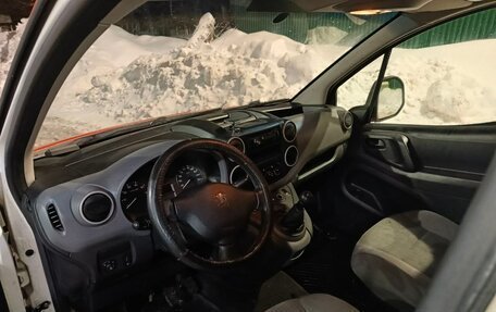 Peugeot Partner II рестайлинг 2, 2011 год, 685 000 рублей, 6 фотография