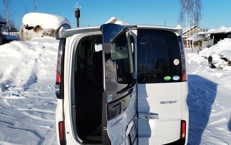 Honda Stepwgn IV, 2017 год, 2 080 000 рублей, 5 фотография