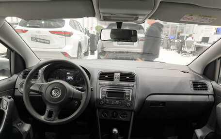 Volkswagen Polo VI (EU Market), 2015 год, 950 000 рублей, 17 фотография