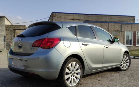 Opel Astra J, 2010 год, 530 000 рублей, 2 фотография